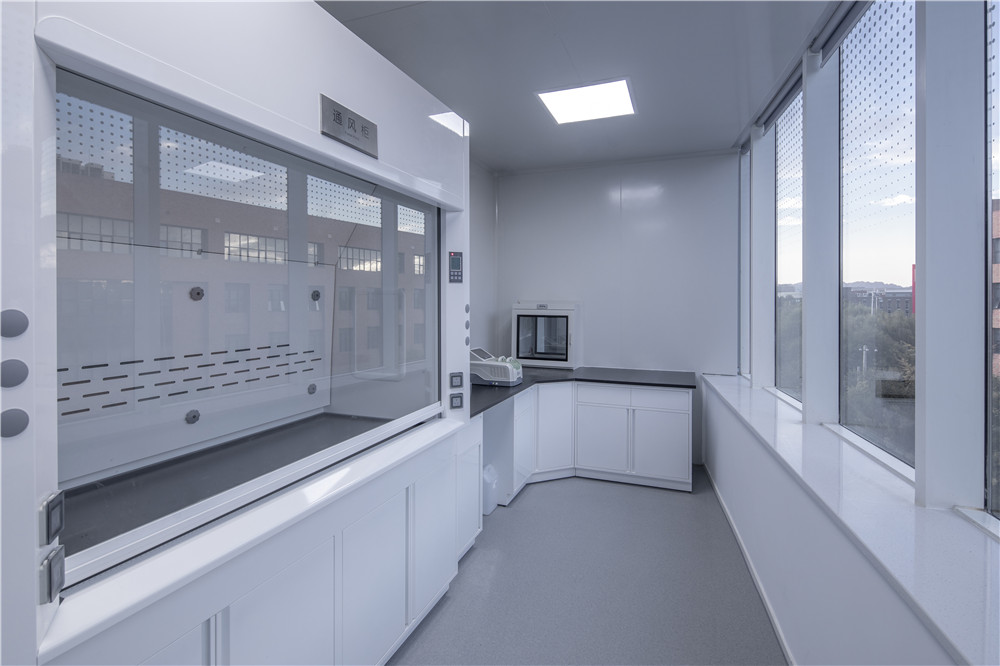 無(wú)錫凈化車(chē)間裝修如何更好的使用潔凈風(fēng)淋室呢?